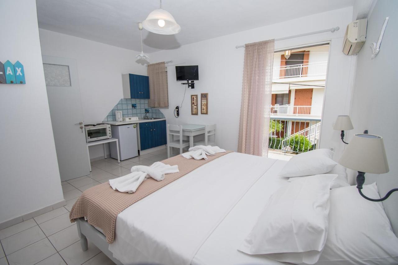 Alexandros Aparthotel Poros Town ภายนอก รูปภาพ