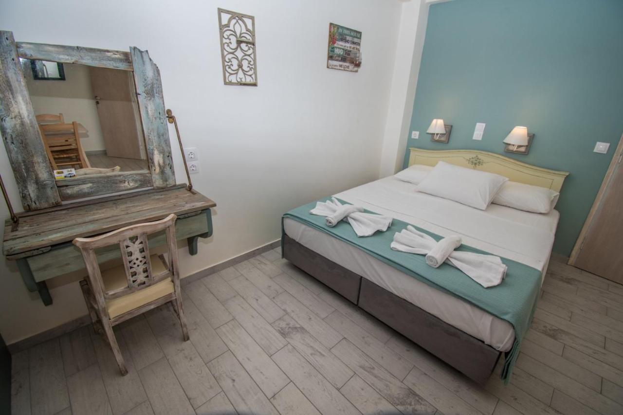 Alexandros Aparthotel Poros Town ภายนอก รูปภาพ