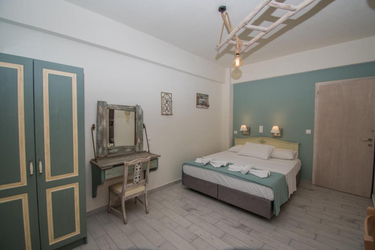 Alexandros Aparthotel Poros Town ภายนอก รูปภาพ