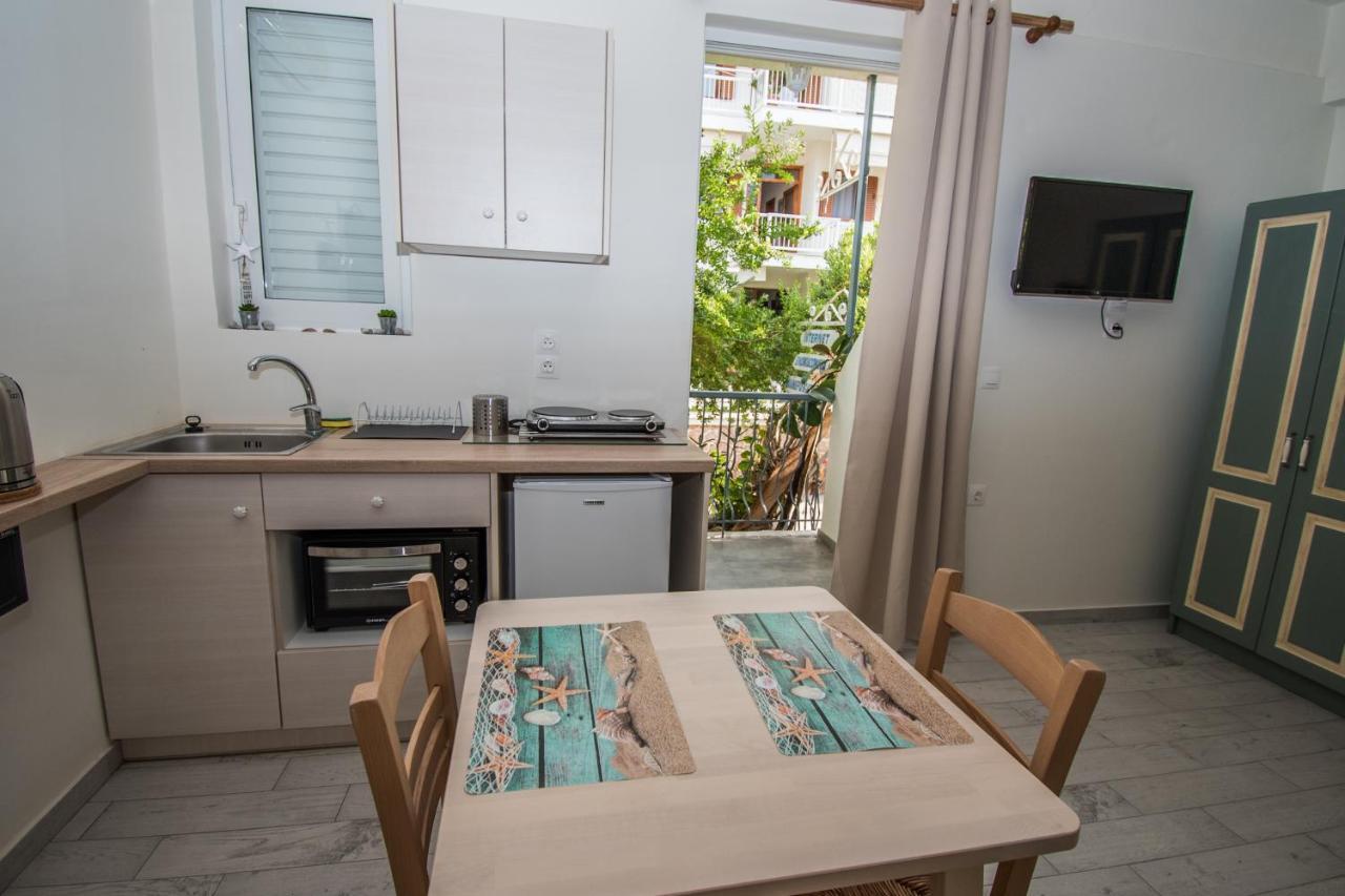 Alexandros Aparthotel Poros Town ภายนอก รูปภาพ